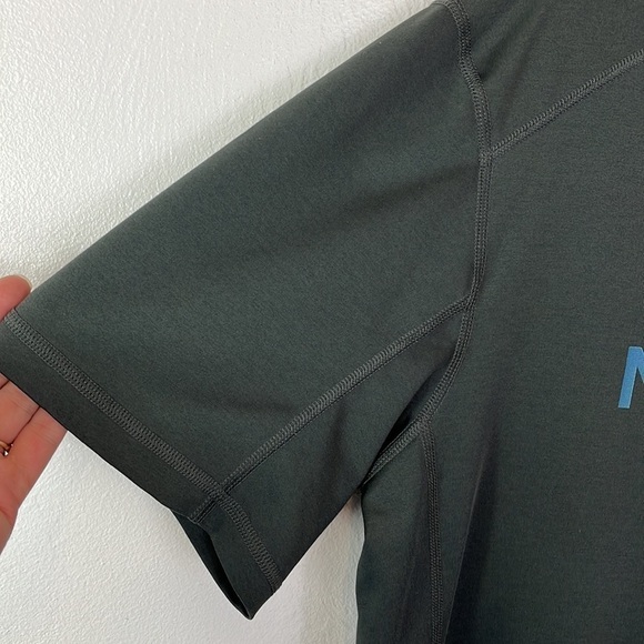 The North Face T-Shirt Men Size M Grey Performance Fabric - Picture 4 of 12
